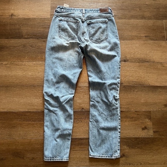 Hollister High Rise Vintage Straight Jeans - Picture 3 of 12